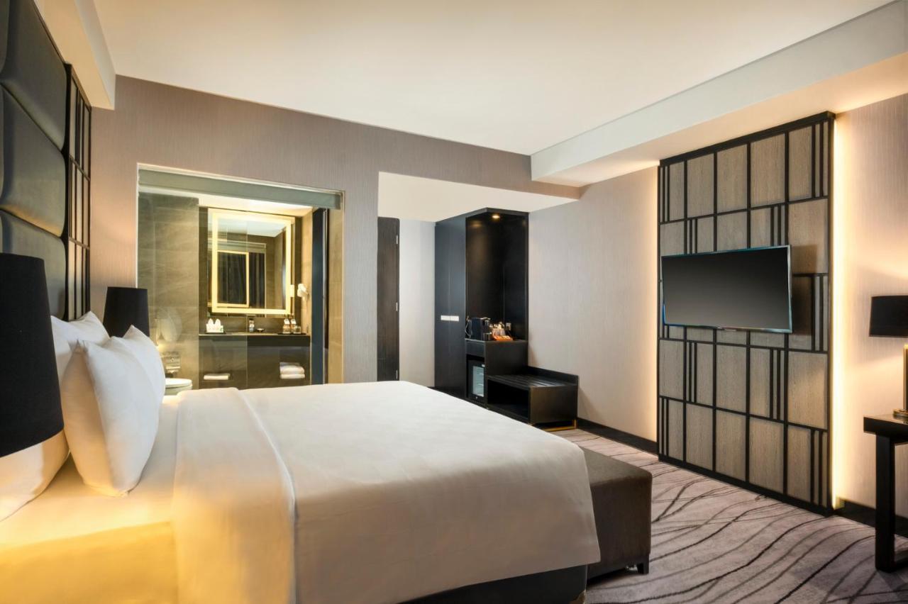Grand Swiss-Belhotel Darmo Surabaya Exterior foto