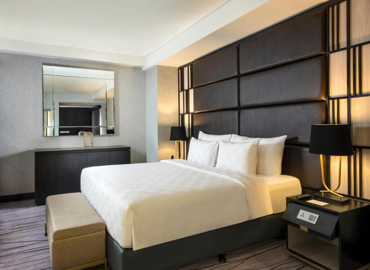 Grand Swiss-Belhotel Darmo Surabaya Exterior foto